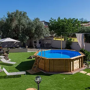 https://la-piccola-villetta-con-il-grande-giardino.it-romehotels.com